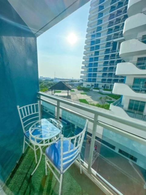 La Casa Aleyka Azure North Pampanga Bali Tower 518アパートホテル エクステリア 写真